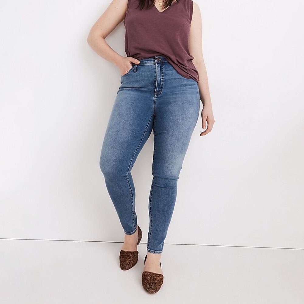 10" High-Rise Roadtripper Authentic Jeans in Vinton Wash